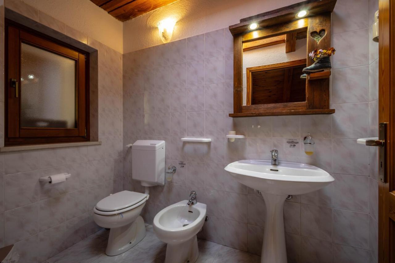 Le Vieux Noyer - Appartamenti Al Verde Villaggio Di Rumiod Saint-Pierre Bagian luar foto