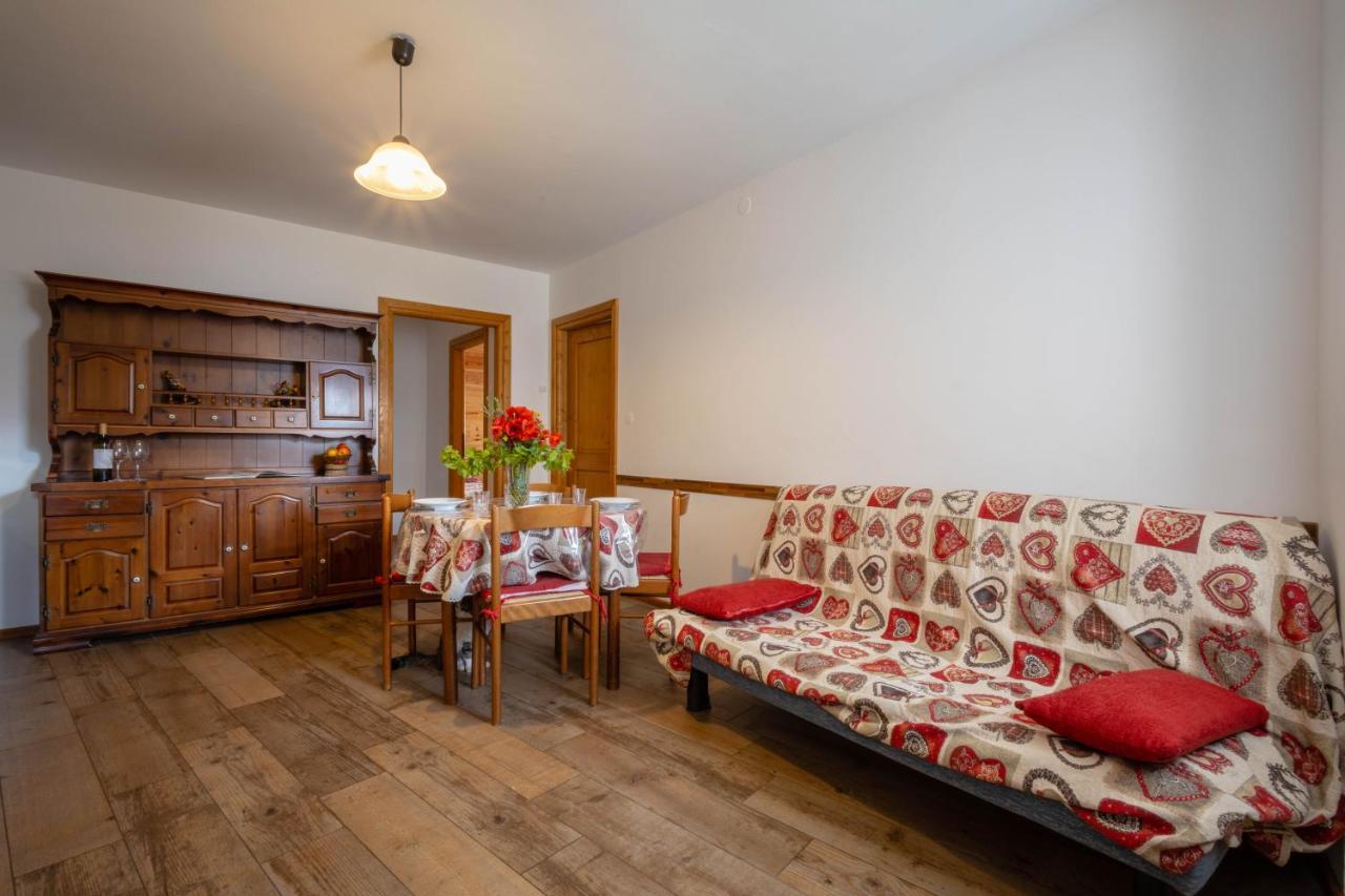 Le Vieux Noyer - Appartamenti Al Verde Villaggio Di Rumiod Saint-Pierre Bagian luar foto