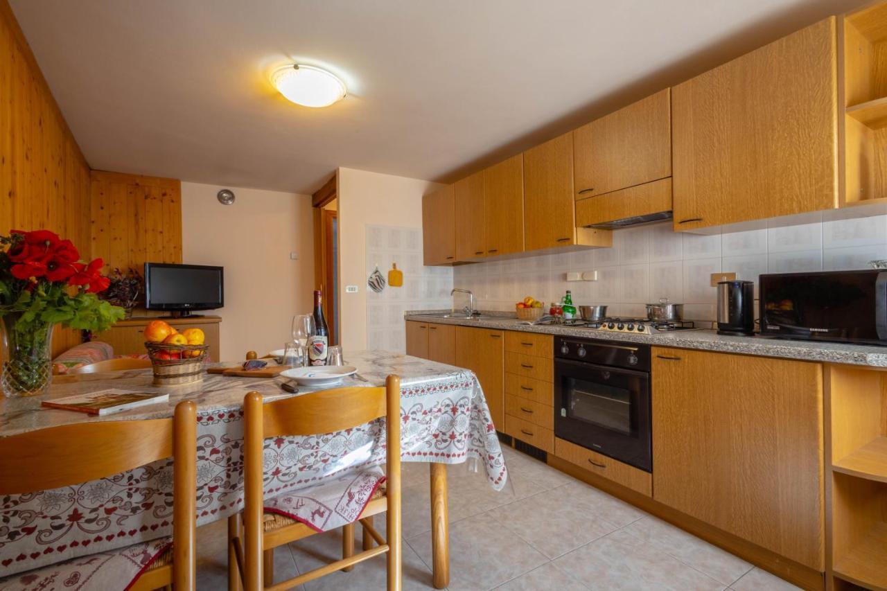 Le Vieux Noyer - Appartamenti Al Verde Villaggio Di Rumiod Saint-Pierre Bagian luar foto