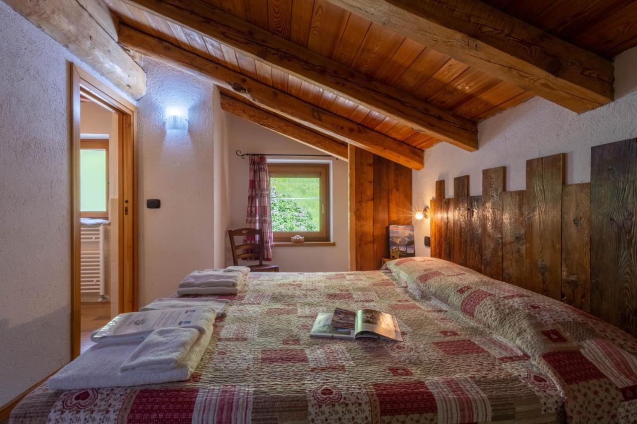 Le Vieux Noyer - Appartamenti Al Verde Villaggio Di Rumiod Saint-Pierre Bagian luar foto