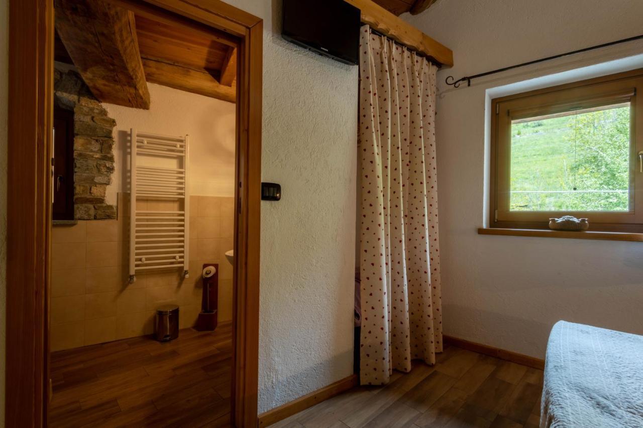 Le Vieux Noyer - Appartamenti Al Verde Villaggio Di Rumiod Saint-Pierre Bagian luar foto