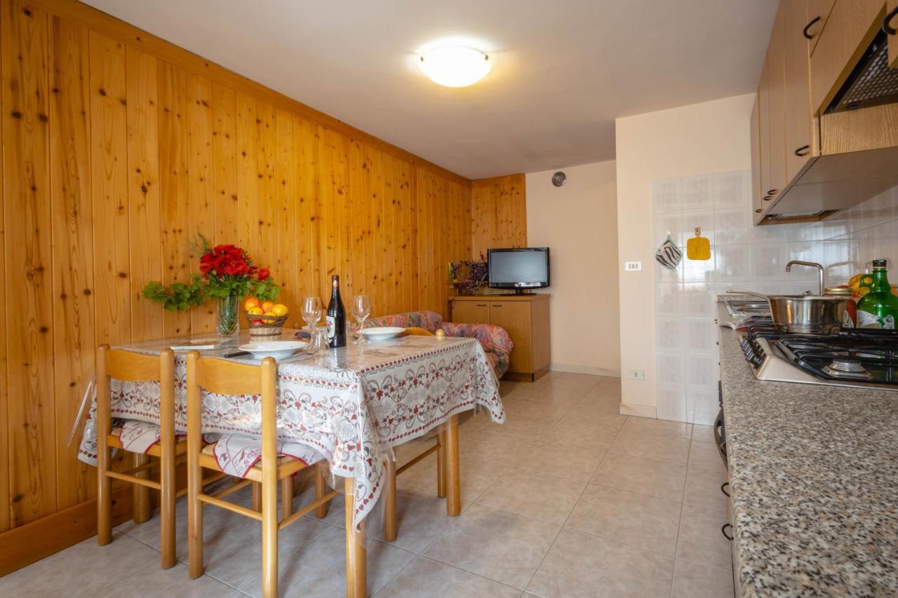 Le Vieux Noyer - Appartamenti Al Verde Villaggio Di Rumiod Saint-Pierre Bagian luar foto