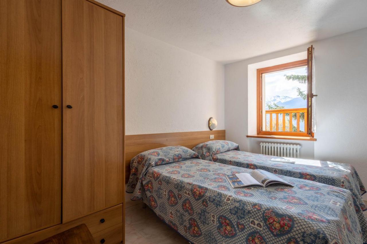 Le Vieux Noyer - Appartamenti Al Verde Villaggio Di Rumiod Saint-Pierre Bagian luar foto