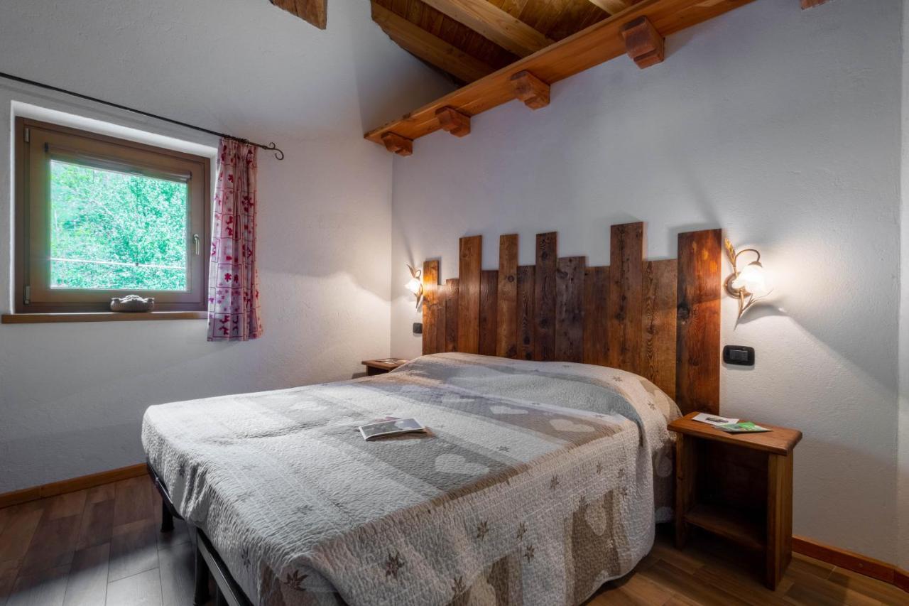 Le Vieux Noyer - Appartamenti Al Verde Villaggio Di Rumiod Saint-Pierre Bagian luar foto