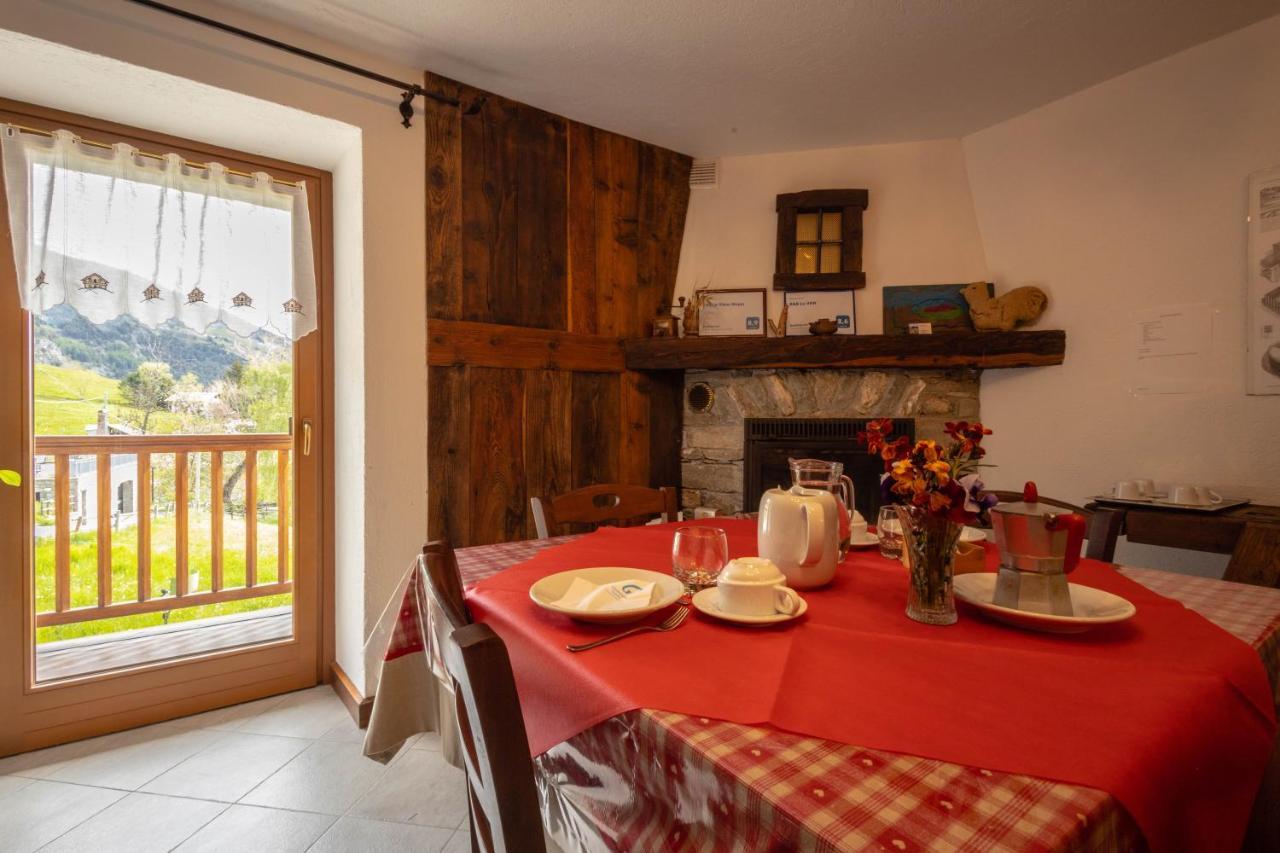 Le Vieux Noyer - Appartamenti Al Verde Villaggio Di Rumiod Saint-Pierre Bagian luar foto