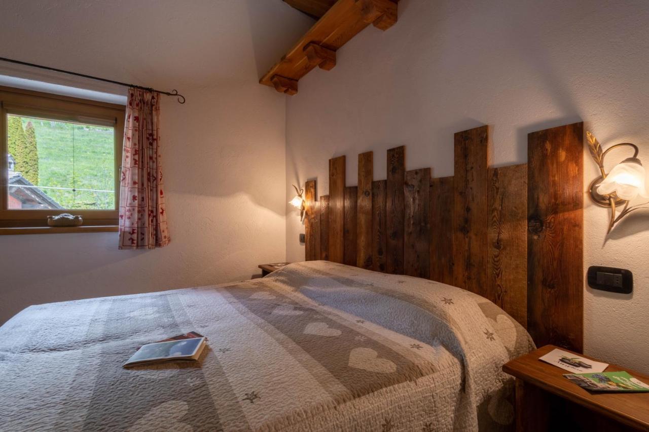 Le Vieux Noyer - Appartamenti Al Verde Villaggio Di Rumiod Saint-Pierre Bagian luar foto