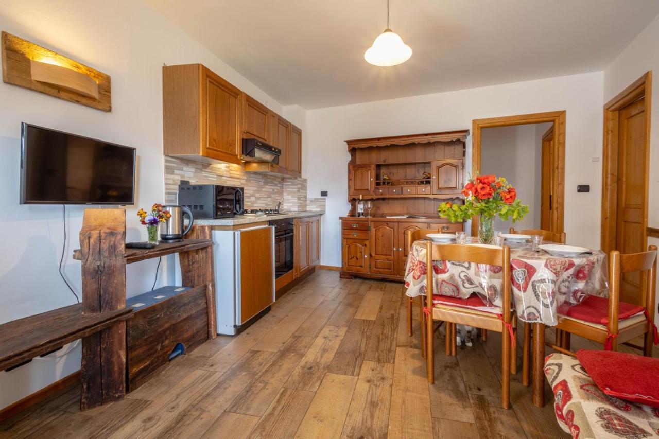 Le Vieux Noyer - Appartamenti Al Verde Villaggio Di Rumiod Saint-Pierre Bagian luar foto