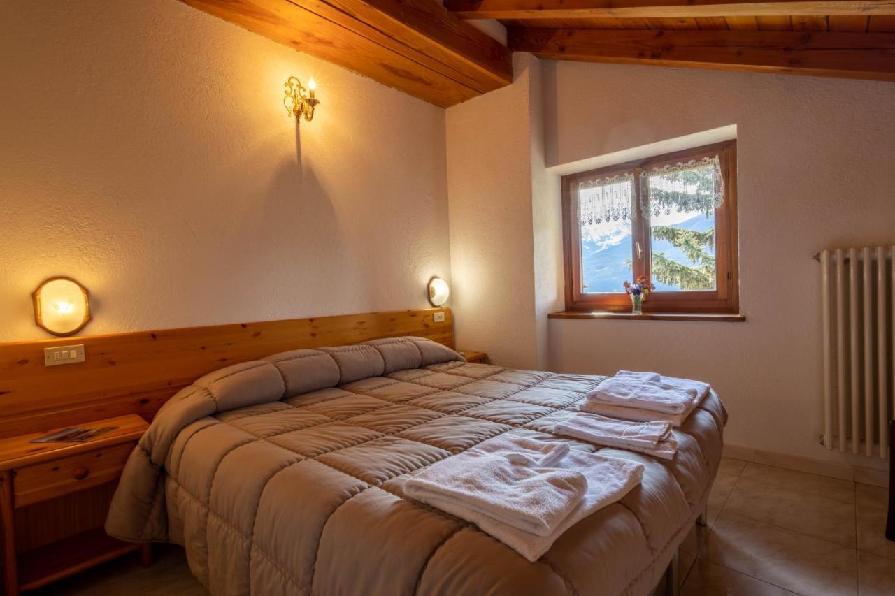 Le Vieux Noyer - Appartamenti Al Verde Villaggio Di Rumiod Saint-Pierre Bagian luar foto
