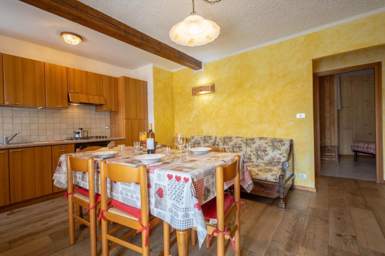 Le Vieux Noyer - Appartamenti Al Verde Villaggio Di Rumiod Saint-Pierre Bagian luar foto