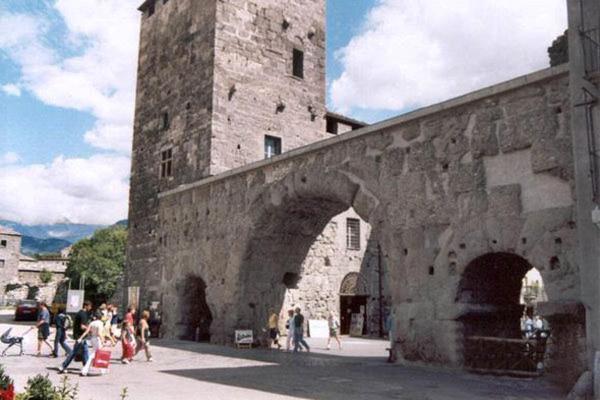 Le Vieux Noyer - Appartamenti Al Verde Villaggio Di Rumiod Saint-Pierre Bagian luar foto