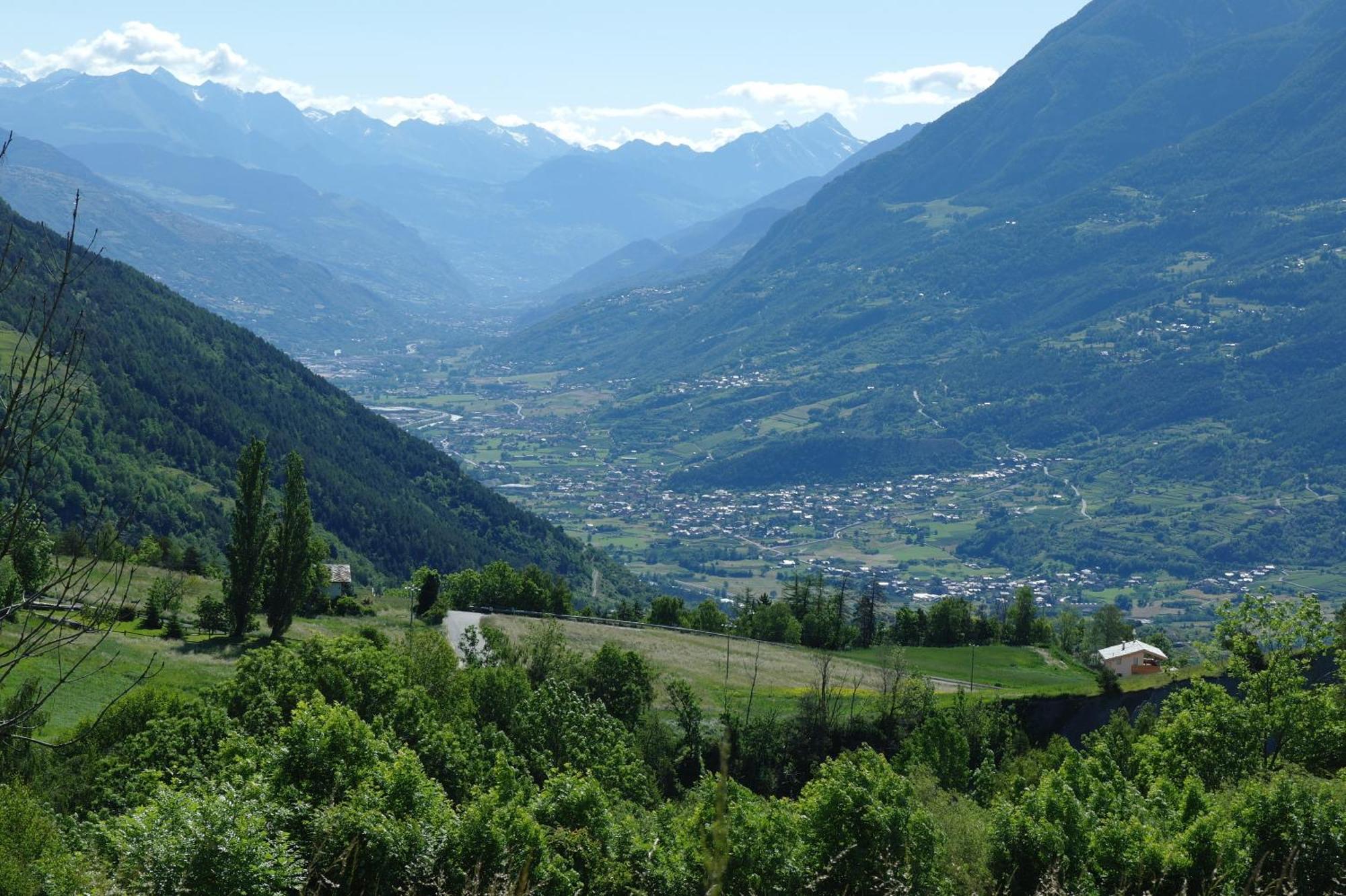 Le Vieux Noyer - Appartamenti Al Verde Villaggio Di Rumiod Saint-Pierre Bagian luar foto