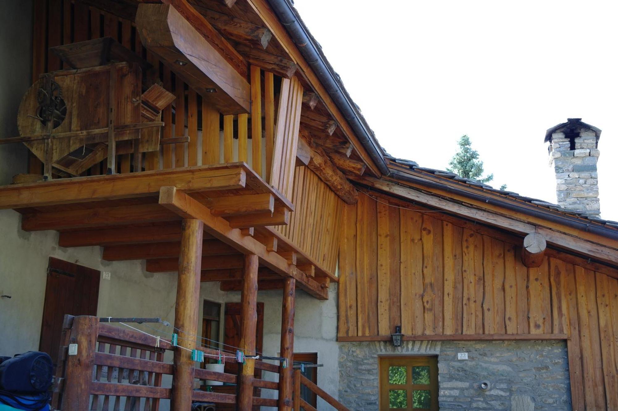 Le Vieux Noyer - Appartamenti Al Verde Villaggio Di Rumiod Saint-Pierre Bagian luar foto
