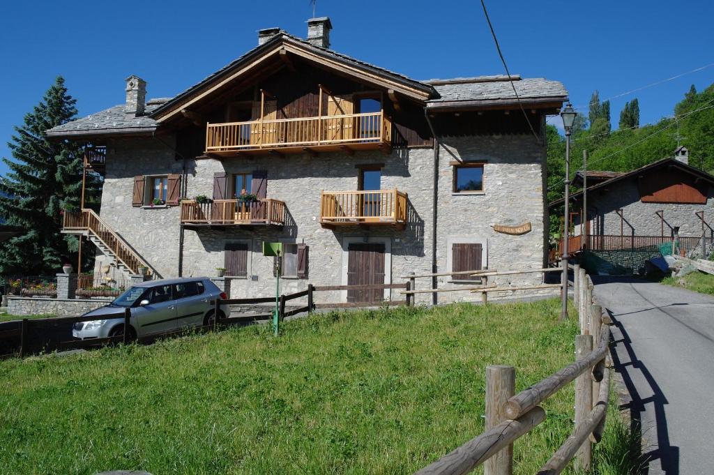 Le Vieux Noyer - Appartamenti Al Verde Villaggio Di Rumiod Saint-Pierre Bagian luar foto